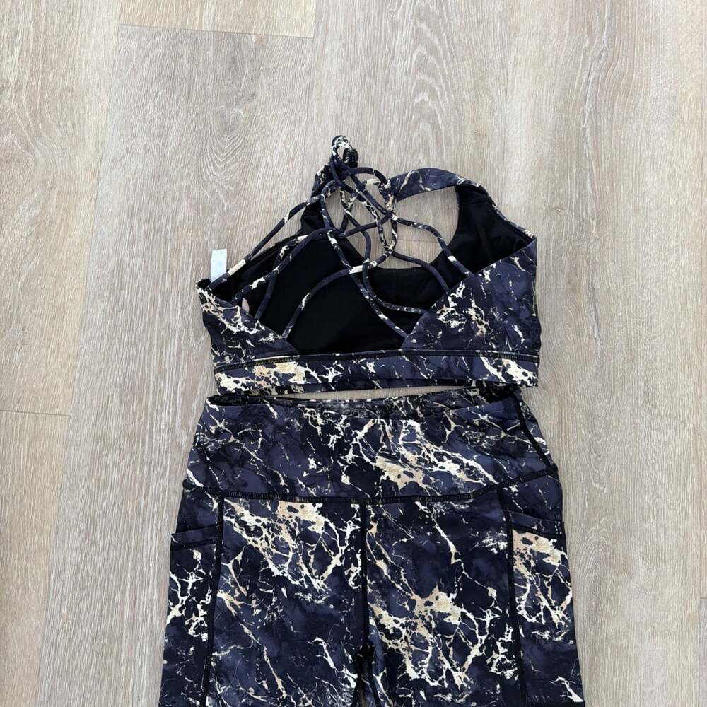 CVG Constantly Varied Gear Marbled Set Crop Leggings Sports Bra Women's Size M - Picture 4 of 5